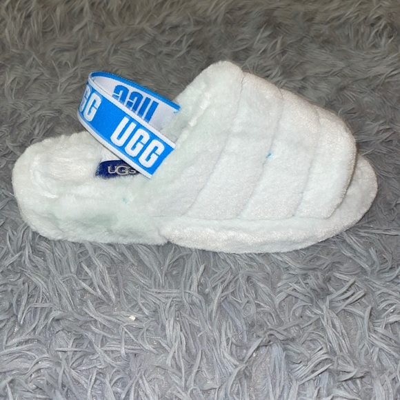 Brand new UGG slippers - Picture 1 of 4